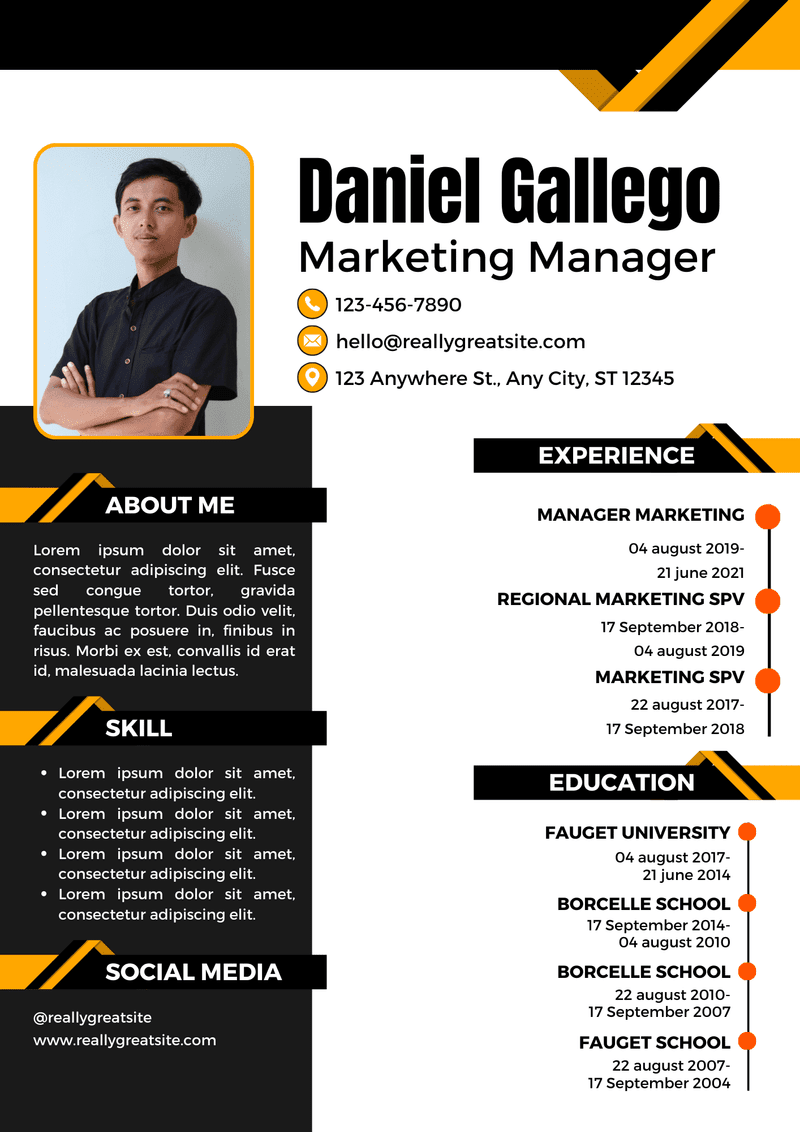 Black-And-White-Modern-Professional-CV-Resume